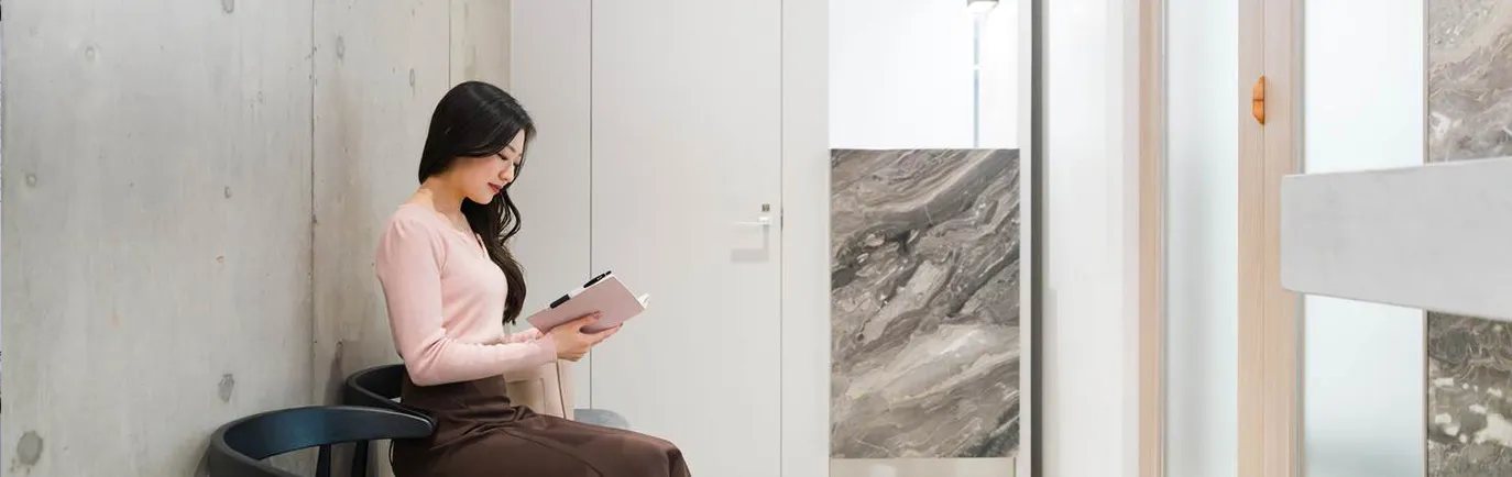 覚王山矯正歯科の待合室